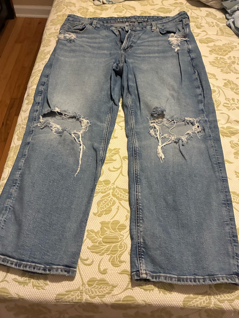 American Eagle Outfitters Light Blue Denim Jeans